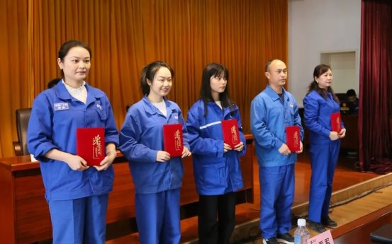 1226ca1deacfb054a5012c1714d0a4ae